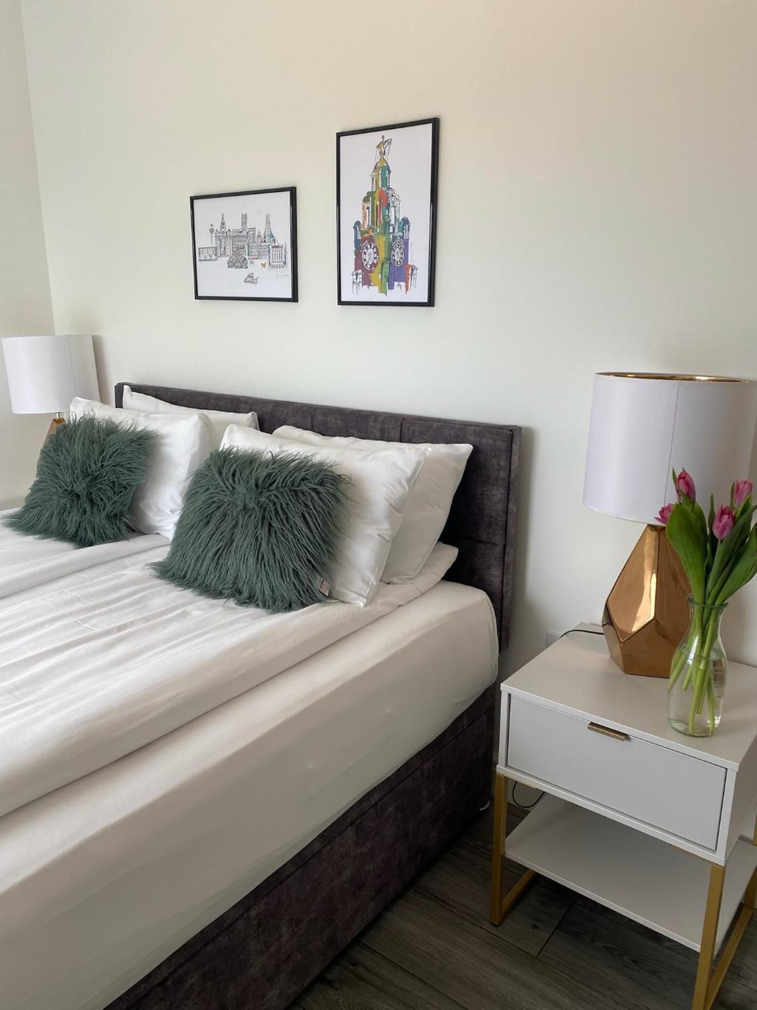 Hotel Tia Liverpool Bagian luar foto